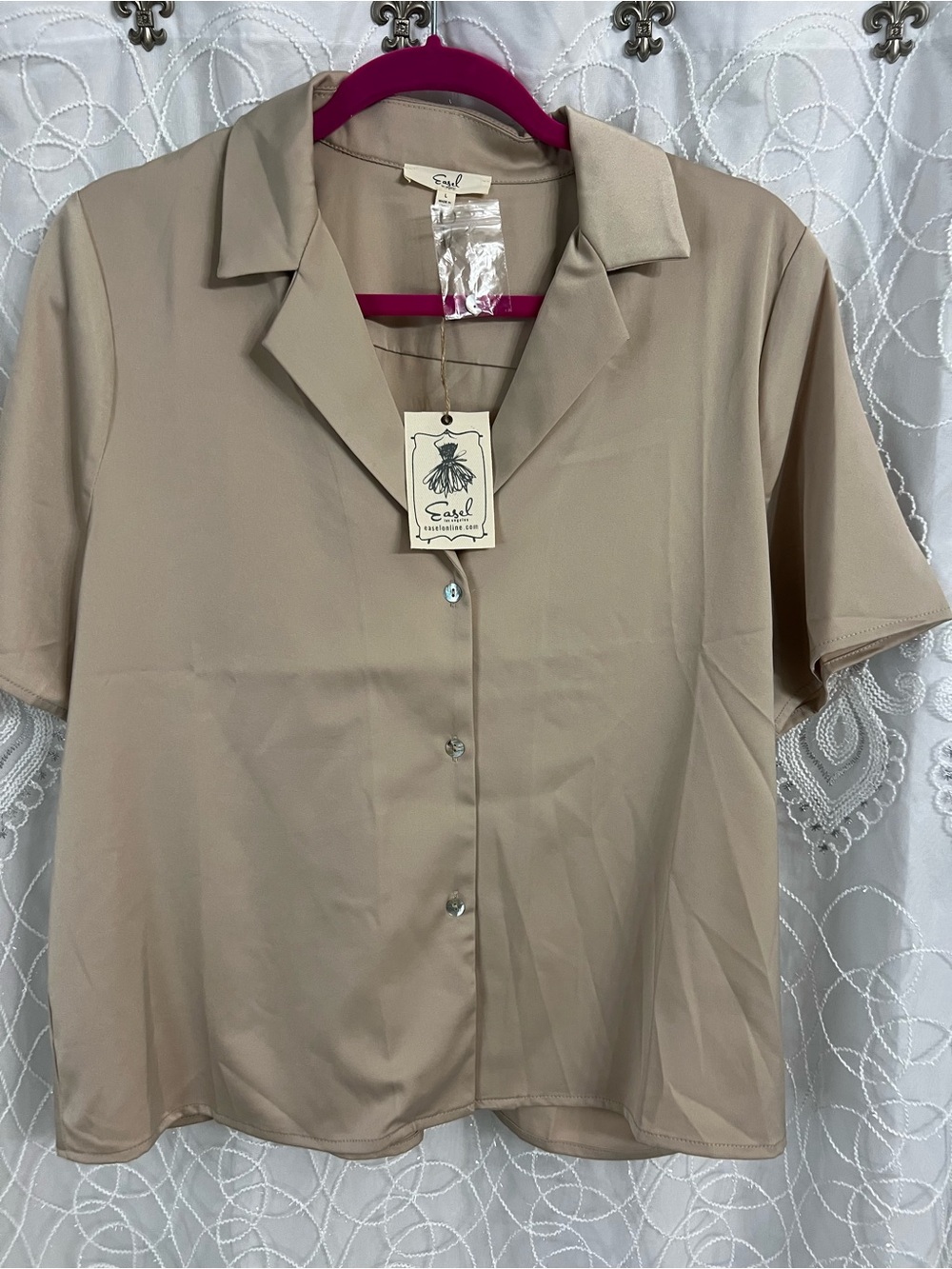 easel Short Sleeve Button-Front Shirt in Beige Taupe